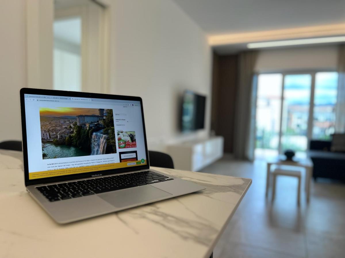 Naiade Apartment - Parcheggio Privato Coperto Incluso Isola di Liri Екстериор снимка